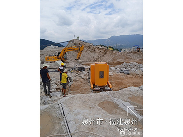 永磁绳锯机实景